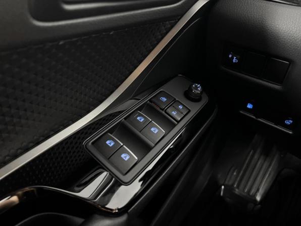 Toyota C-HR I с пробегом 2019 года, цена 2 289 900 рублей, 86653 км, внедорожник, Автокод Объявления