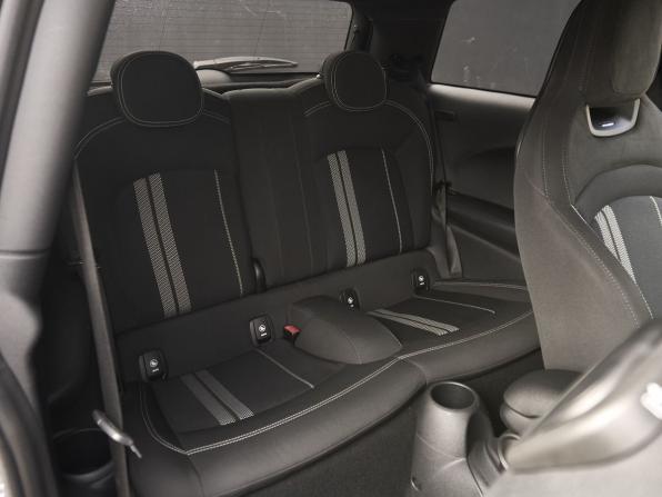 Mini Hatch III (F55/F56) Рестайлинг с пробегом 2020 года, цена 2 978 000 рублей, 84000 км, хэтчбек, Автокод Объявления