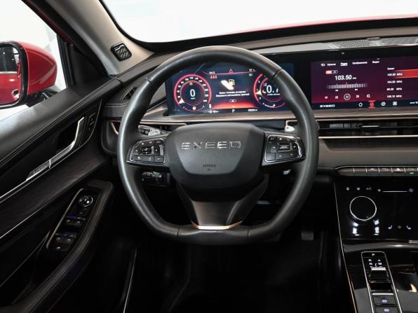 Exeed LX I Рестайлинг с пробегом 2023 года, цена 2 300 000 рублей, 35032 км, внедорожник, Автокод Объявления