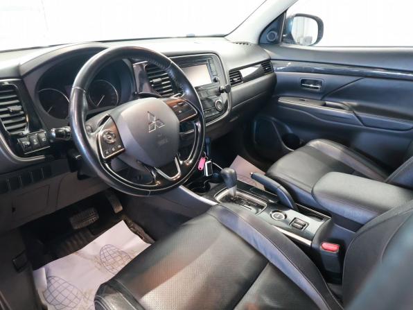 Mitsubishi Outlander III Рестайлинг 2 с пробегом 2017 года, цена 1 785 000 рублей, 138057 км, внедорожник, Автокод Объявления