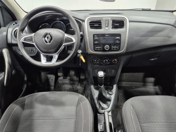 Renault Logan II Рестайлинг с пробегом 2022 года, цена 1 070 000 рублей, 77155 км, седан, Автокод Объявления