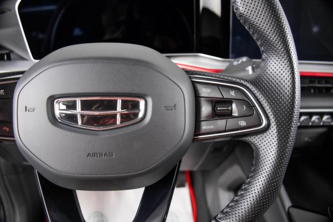 Geely Coolray I Рестайлинг с пробегом 2023 года, цена 1 999 000 рублей, 60259 км, внедорожник, Автокод Объявления