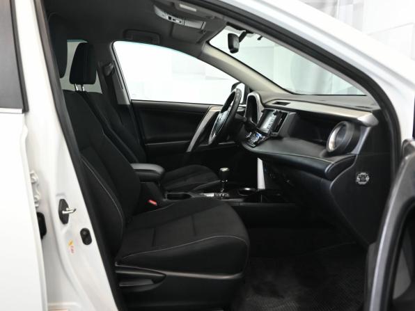 Toyota RAV4 IV (XA40) Рестайлинг с пробегом 2018 года, цена 2 800 000 рублей, 115850 км, внедорожник, Автокод Объявления