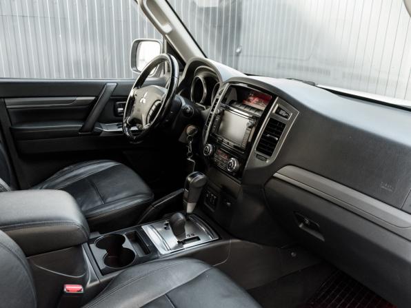 Mitsubishi Pajero IV Рестайлинг 2 с пробегом 2014 года, цена 2 800 000 рублей, 122403 км, внедорожник, Автокод Объявления