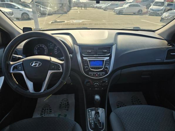 Hyundai Solaris I с пробегом 2013 года, цена 860 000 рублей, 117152 км, хэтчбек, Автокод Объявления