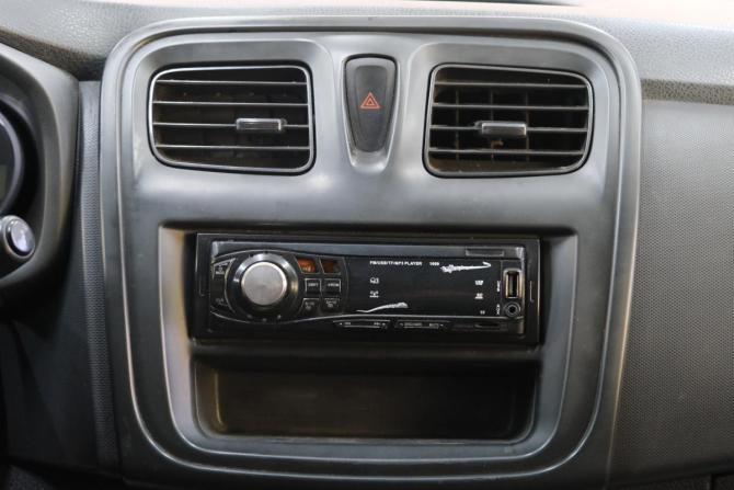 Renault Logan II с пробегом 2016 года, цена 479 000 рублей, 310000 км, седан, Автокод Объявления