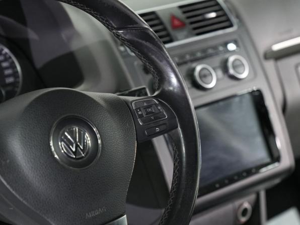 Volkswagen Touran I Рестайлинг 2 с пробегом 2012 года, цена 880 000 рублей, 210000 км, компактвэн, Автокод Объявления