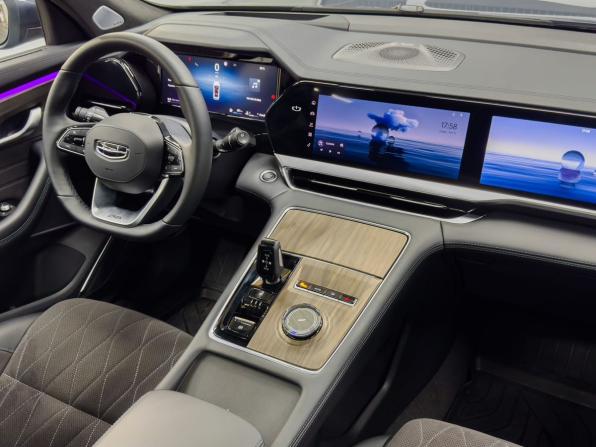 Geely Monjaro I Рестайлинг с пробегом 2025 года, цена 4 159 900 рублей, 2500 км, внедорожник, Автокод Объявления