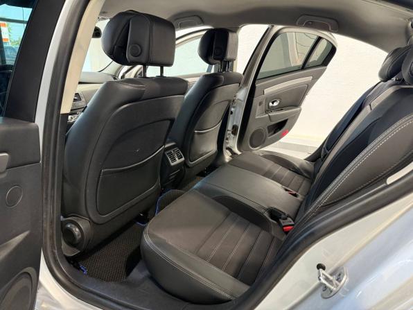 Renault Laguna III Рестайлинг с пробегом 2011 года, цена 500 000 рублей, 339755 км, лифтбек, Автокод Объявления