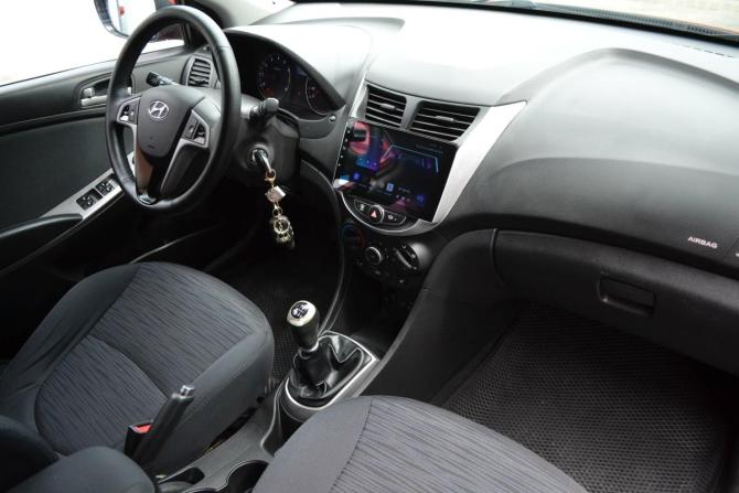Hyundai Solaris I Рестайлинг с пробегом 2015 года, цена 820 000 рублей, 140670 км, седан, Автокод Объявления