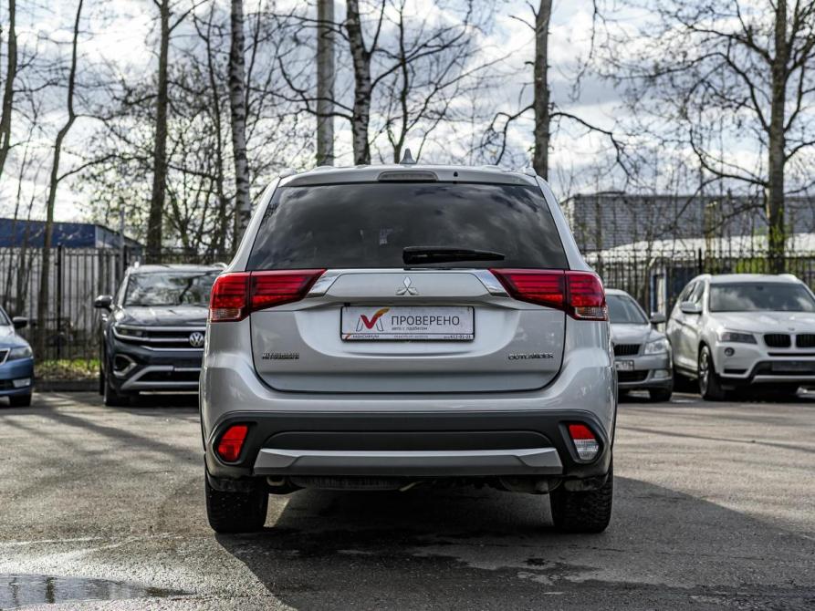 Mitsubishi Outlander III Рестайлинг 2 Санкт-Петербург  - изображение 4