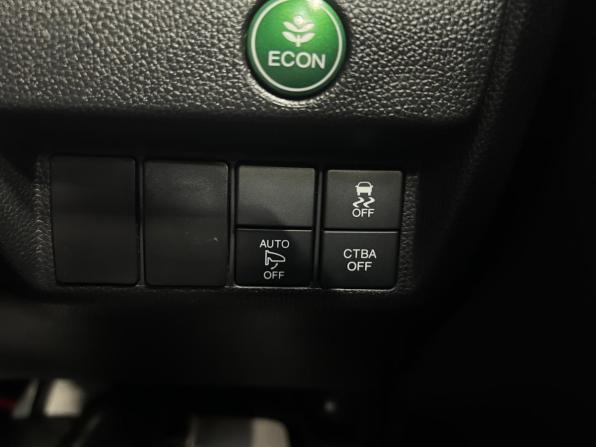 Honda Fit III с пробегом 2016 года, цена 1 059 000 рублей, 105537 км, хэтчбек, Автокод Объявления