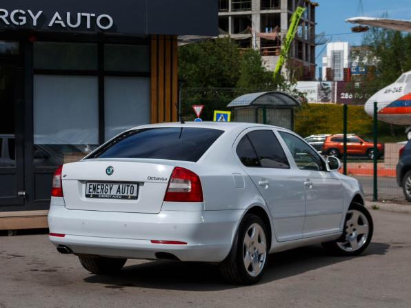 Skoda Octavia II (A5) Рестайлинг с пробегом 2011 года, цена 750 000 рублей, 268051 км, лифтбек, Автокод Объявления