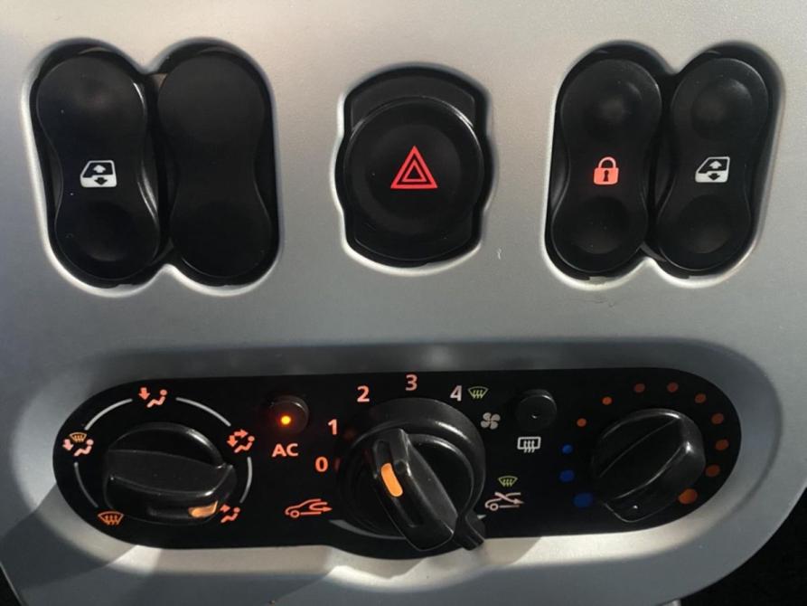 Renault Logan I Рестайлинг Курск  - изображение 12