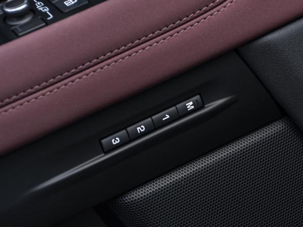Land Rover Range Rover Evoque II Рестайлинг с пробегом 2025 года, цена 5 628 000 рублей, 9500 км, внедорожник, Автокод Объявления