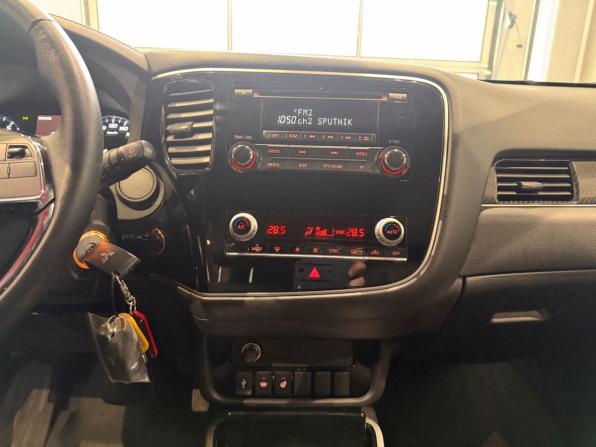 Mitsubishi Outlander III Рестайлинг 3 с пробегом 2021 года, цена 2 545 000 рублей, 81000 км, внедорожник, Автокод Объявления