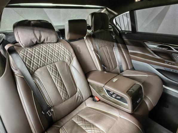 BMW 7 серии VI (G11/G12) Рестайлинг с пробегом 2021 года, цена 6 399 000 рублей, 102872 км, седан, Автокод Объявления