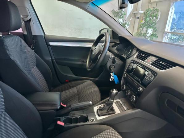 Skoda Octavia III (A7) с пробегом 2016 года, цена 1 050 000 рублей, 223000 км, лифтбек, Автокод Объявления