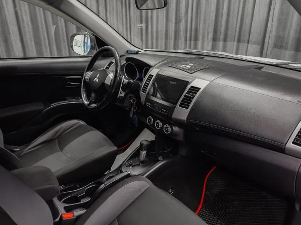 Mitsubishi Outlander II Рестайлинг с пробегом 2010 года, цена 999 000 рублей, 201043 км, внедорожник, Автокод Объявления