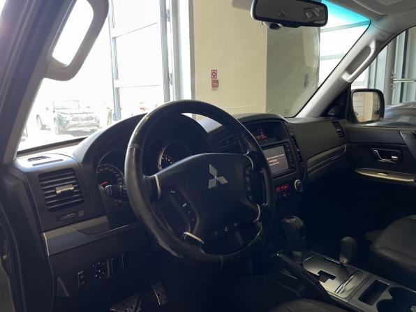 Mitsubishi Pajero IV Рестайлинг 1 с пробегом 2012 года, цена 1 790 000 рублей, 302000 км, внедорожник, Автокод Объявления