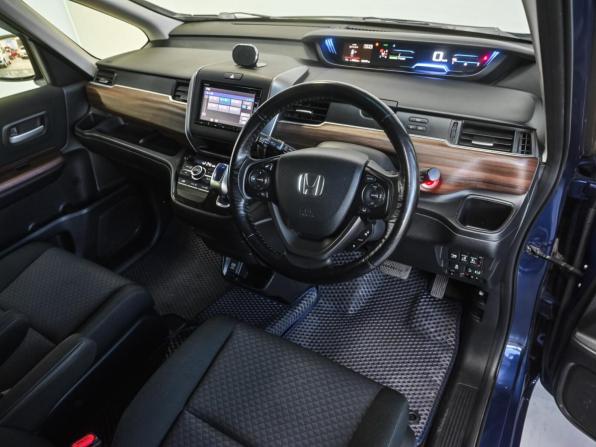 Honda Freed II с пробегом 2017 года, цена 1 399 000 рублей, 132187 км, компактвэн, Автокод Объявления