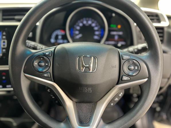 Honda Fit III Рестайлинг с пробегом 2019 года, цена 1 199 000 рублей, 82000 км, хэтчбек, Автокод Объявления