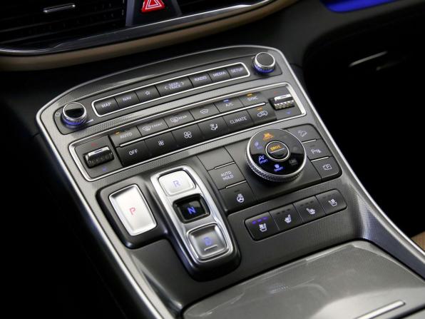 Hyundai Santa Fe IV Рестайлинг с пробегом 2022 года, цена 3 675 000 рублей, 81145 км, внедорожник, Автокод Объявления