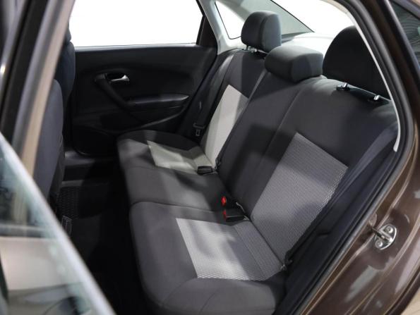 Volkswagen Polo V с пробегом 2015 года, цена 1 045 000 рублей, 99034 км, седан, Автокод Объявления