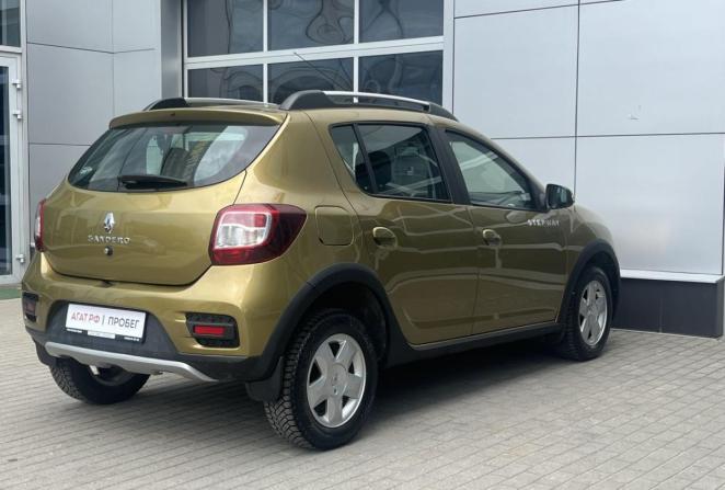 Renault Sandero II с пробегом 2015 года, цена 790 000 рублей, 177812 км, хэтчбек, Автокод Объявления