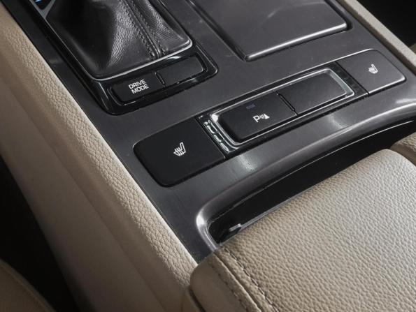 Hyundai Genesis II с пробегом 2014 года, цена 1 690 000 рублей, 257085 км, седан, Автокод Объявления