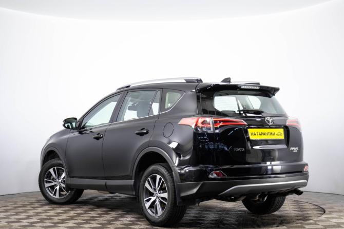 Toyota RAV4 IV (XA40) Рестайлинг с пробегом 2017 года, цена 2 159 000 рублей, 210000 км, внедорожник, Автокод Объявления