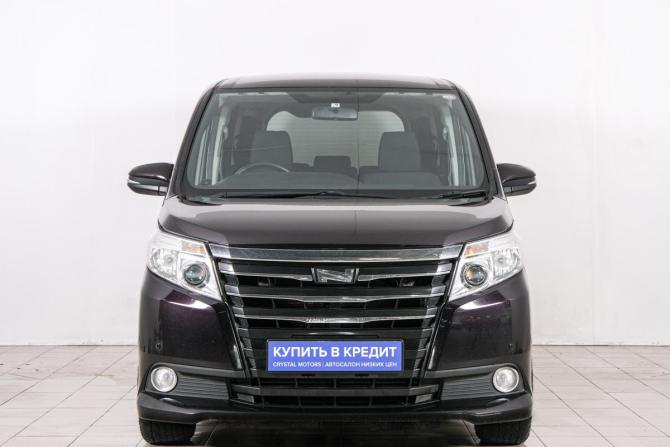 Toyota Noah III (R80) с пробегом 2015 года, цена 1 699 000 рублей, 134000 км, минивэн, Автокод Объявления