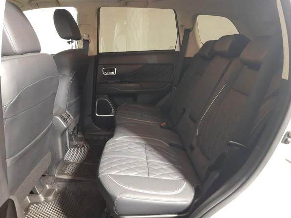 Mitsubishi Outlander III Рестайлинг 3 с пробегом 2022 года, цена 2 650 000 рублей, 11000 км, внедорожник, Автокод Объявления