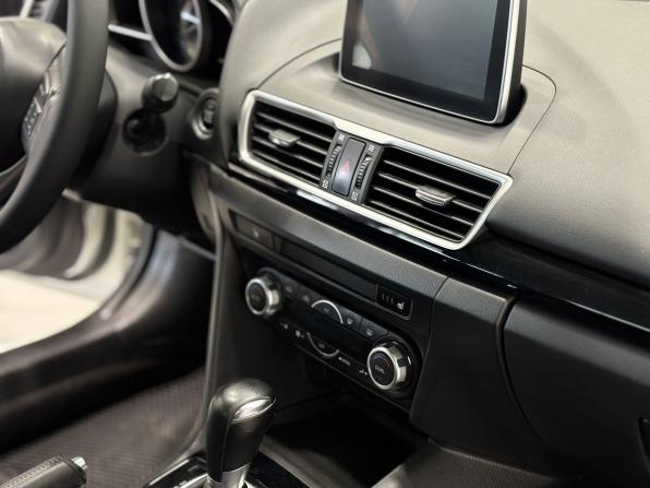 Mazda 3 III (BM) с пробегом 2014 года, цена 1 295 000 рублей, 179000 км, седан, Автокод Объявления