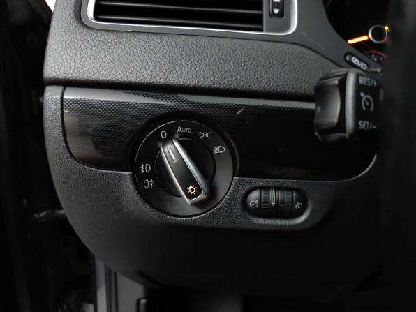 Volkswagen Jetta VI с пробегом 2013 года, цена 939 000 рублей, 180047 км, седан, Автокод Объявления
