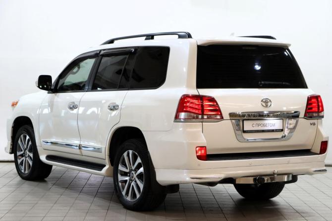 Toyota Land Cruiser 200 Series Рестайлинг 1 с пробегом 2015 года, цена 4 600 000 рублей, 190337 км, внедорожник, Автокод Объявления