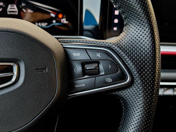Geely Coolray I Рестайлинг с пробегом 2023 года, цена 2 010 000 рублей, 21076 км, внедорожник, Автокод Объявления