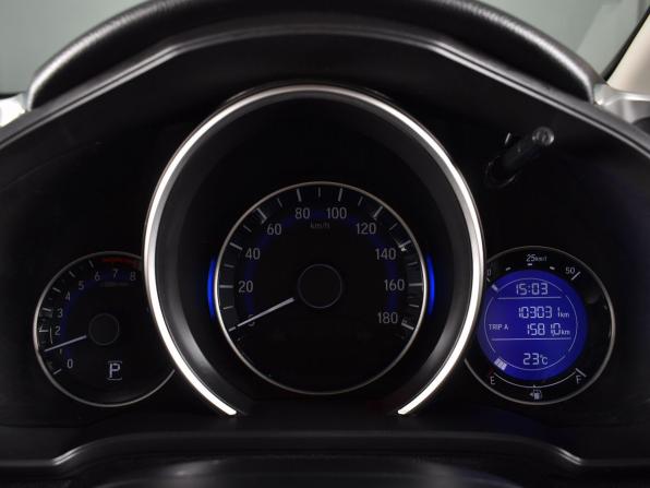 Honda Fit III Рестайлинг с пробегом 2017 года, цена 1 119 999 рублей, 103030 км, хэтчбек, Автокод Объявления
