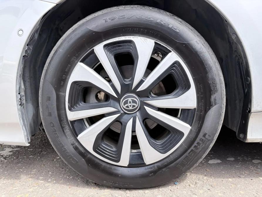 Toyota Prius IV (XW50) Москва  - изображение 19