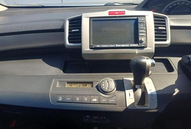 Honda Freed I с пробегом 2010 года, цена 1 115 000 рублей, 113375 км, компактвэн, Автокод Объявления