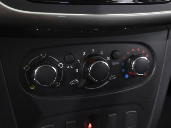 Renault Sandero II Рестайлинг с пробегом 2020 года, цена 1 139 000 рублей, 97425 км, хэтчбек, Автокод Объявления