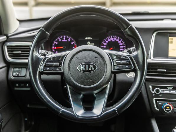 Kia Optima IV Рестайлинг с пробегом 2018 года, цена 1 698 000 рублей, 165373 км, седан, Автокод Объявления