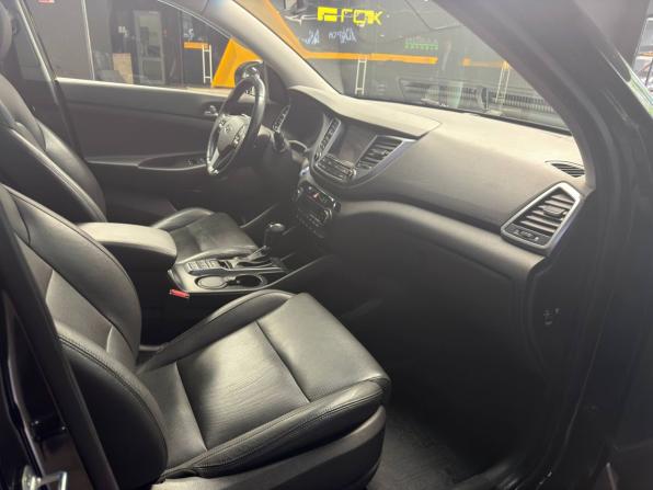 Hyundai Tucson III Рестайлинг с пробегом 2018 года, цена 1 800 000 рублей, 190508 км, внедорожник, Автокод Объявления