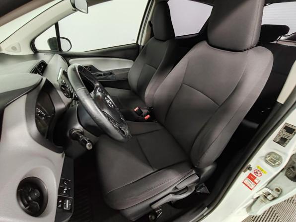 Toyota Yaris III Рестайлинг 2 с пробегом 2017 года, цена 1 375 000 рублей, 160073 км, хэтчбек, Автокод Объявления