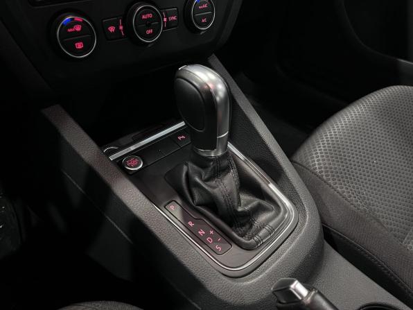 Volkswagen Jetta VI Рестайлинг с пробегом 2018 года, цена 1 470 000 рублей, 101271 км, седан, Автокод Объявления