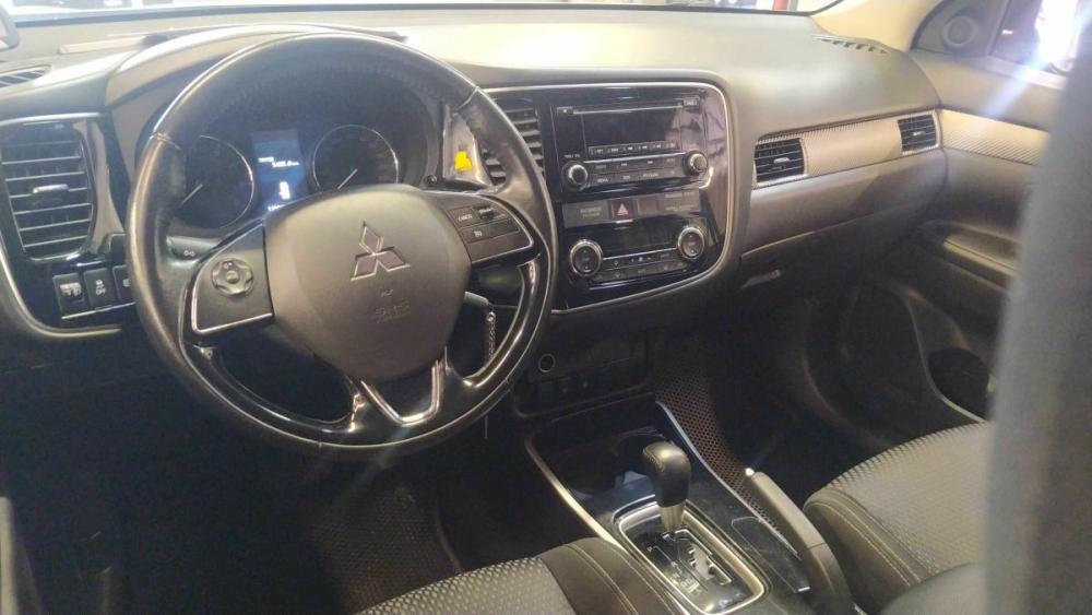 Mitsubishi Outlander III Рестайлинг 2 Санкт-Петербург  - изображение 5