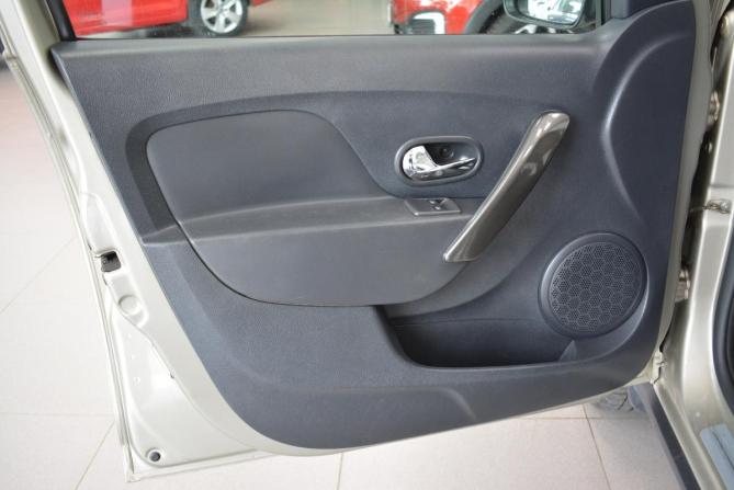 Renault Sandero II Рестайлинг с пробегом 2019 года, цена 1 199 000 рублей, 136000 км, хэтчбек, Автокод Объявления