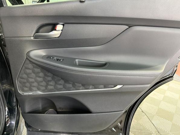 Hyundai Santa Fe IV Рестайлинг с пробегом 2021 года, цена 3 299 000 рублей, 85000 км, внедорожник, Автокод Объявления