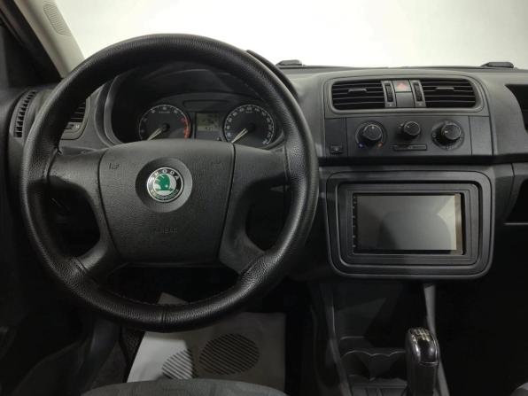 Skoda Fabia II с пробегом 2008 года, цена 400 000 рублей, 153714 км, хэтчбек, Автокод Объявления