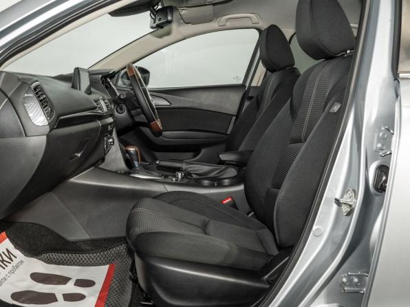 Mazda Axela III Рестайлинг с пробегом 2017 года, цена 1 398 500 рублей, 78270 км, седан, Автокод Объявления